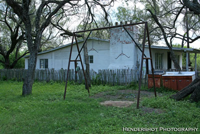 Skinning rack at the Kreager Pasture camp house. Brushy Hill Ranch provides bowhunters with opportunities to hunt South Texas at affordable prices. If you're looking for a ranch to hunt wild hogs, wild boar and varmints, at prices you can afford, hunt Brushy Hill Ranch! 